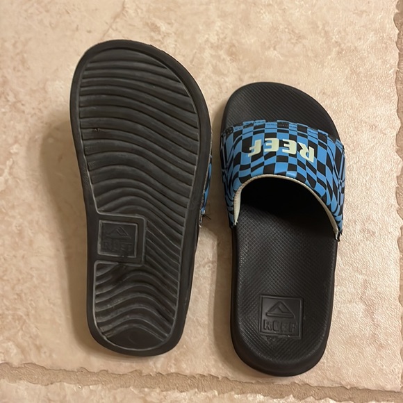 Reef sandals - Picture 2 of 4